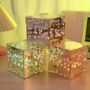 Caja de luz infinita de tulipanes